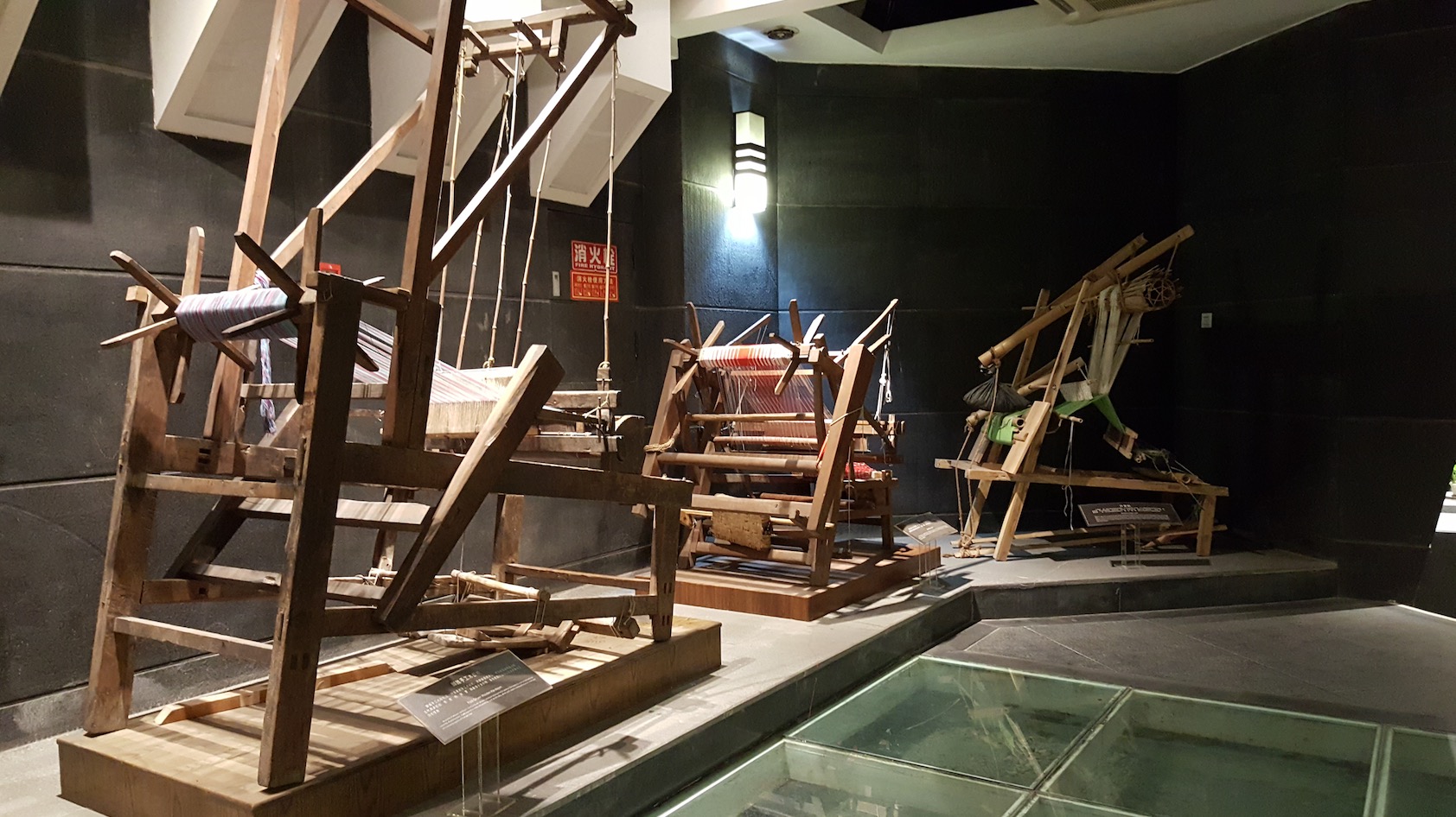 Il broccato dei telai a torre di Chengdu